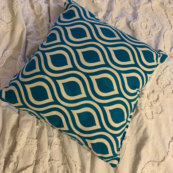 Pillow - Picture 1 of 1
